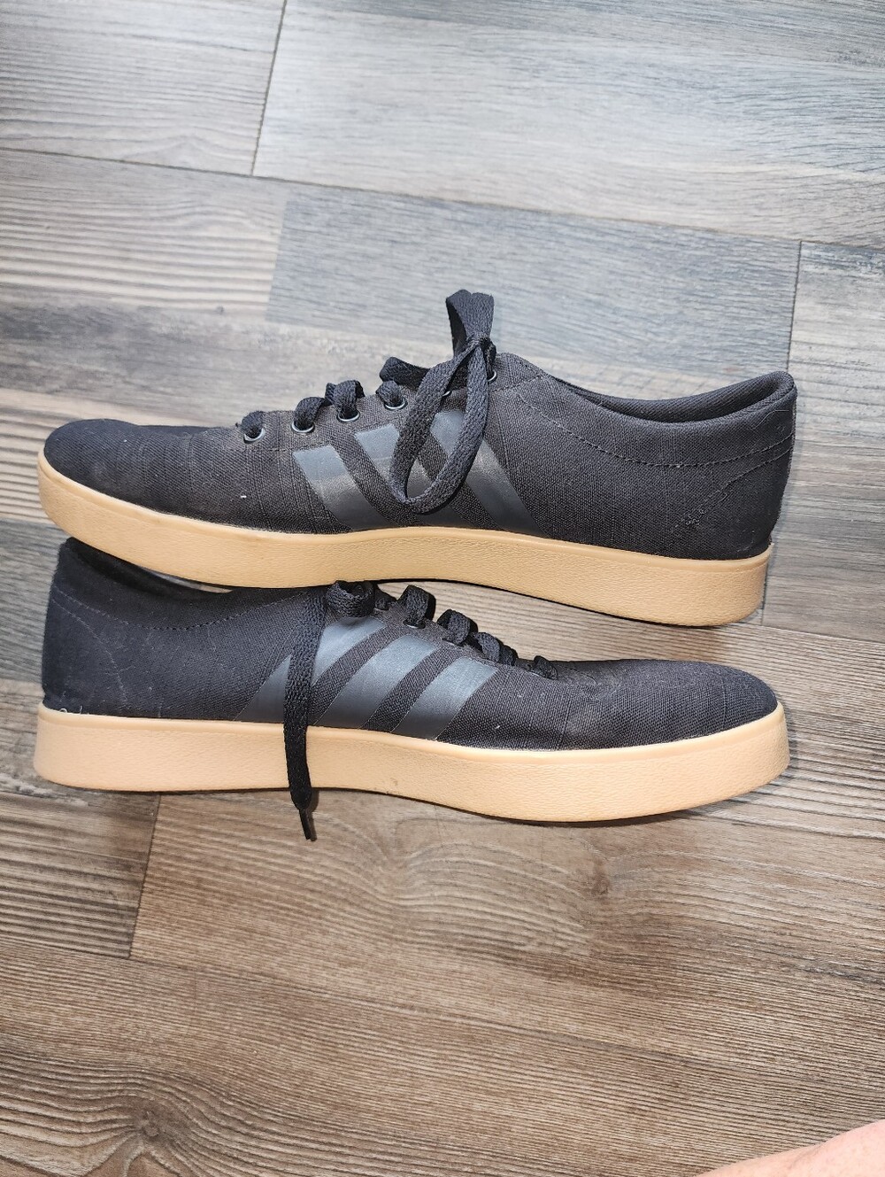 Men's Adidas Neo Label Easy Vulc Skateboarding Sneakers Sz 11 US Black Canvas